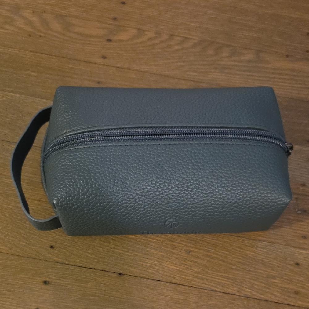Therabody Charcoal Small Toiletry Bag / Pouch. United Airlines